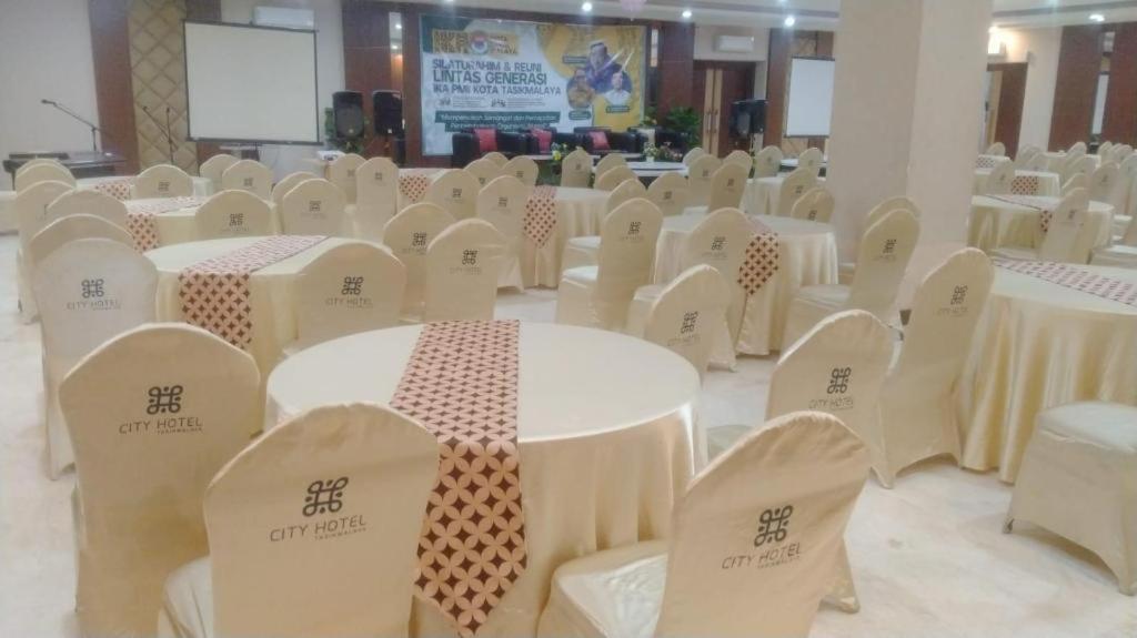 City Hotel Tasikmalaya Ngoại thất bức ảnh